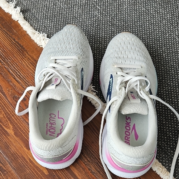 Brooks GHOST 16- Women's Athletic Shoes - Gray with Pink and Blue Highlights - Picture 4 of 14